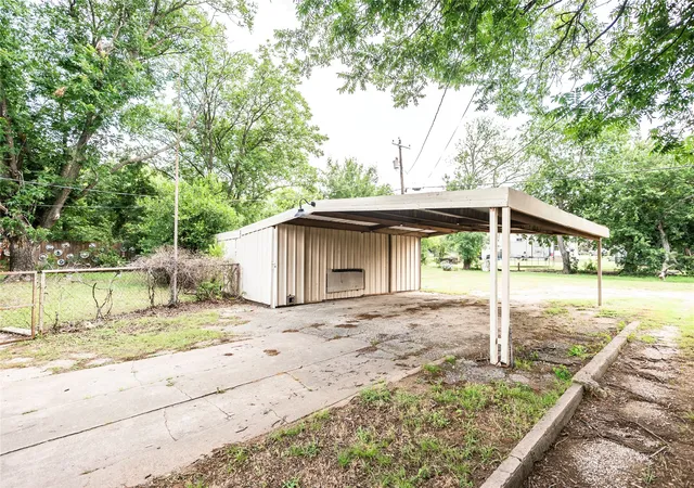 Homes for sale in Nocona, TX | 706 E Hwy 82, Nocona, TX 76255 | MLS# 21308902