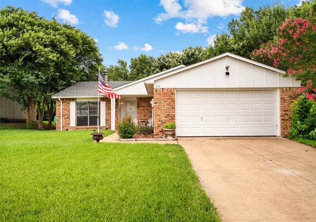 Photo 2 of Sale Pending at 643 Randa Ln, De Soto, TX 75115 | MLS# 21309039 | Listing updated on 2026-07-27