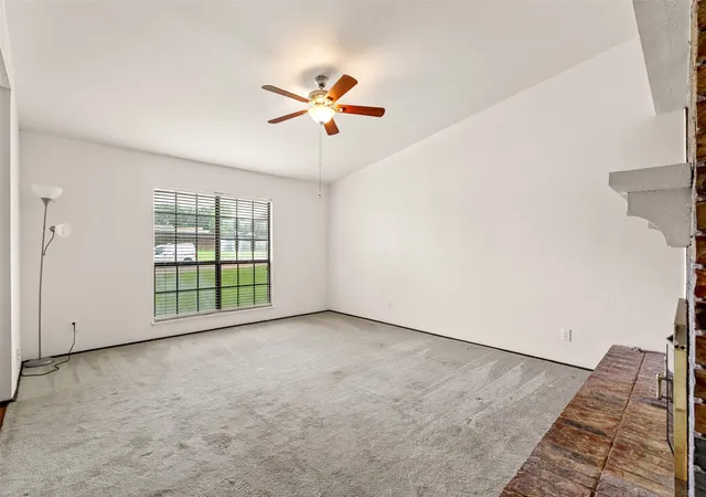 Photo 3 of Sale Pending at 643 Randa Ln, De Soto, TX 75115 | MLS# 21309039 | Listing updated on 2026-07-27