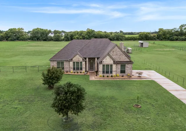 Photo 1 of Single family home for sale at 6192 Graham Point Trl, Royse City, TX 75189 | MLS# 21308514 | Listing updated on 2026-09-29