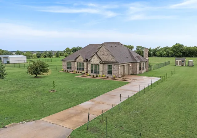 Photo 4 of Single family home for sale at 6192 Graham Point Trl, Royse City, TX 75189 | MLS# 21308514 | Listing updated on 2026-09-29