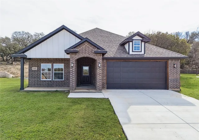 Photo 1 of Single family home for sale at 1103 Bandera Trl, Granbury, TX 76048 | MLS# 21309071 | Listing updated on 2026-08-22