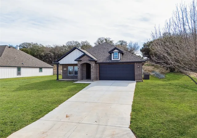 Photo 3 of Single family home for sale at 1103 Bandera Trl, Granbury, TX 76048 | MLS# 21309071 | Listing updated on 2026-08-22