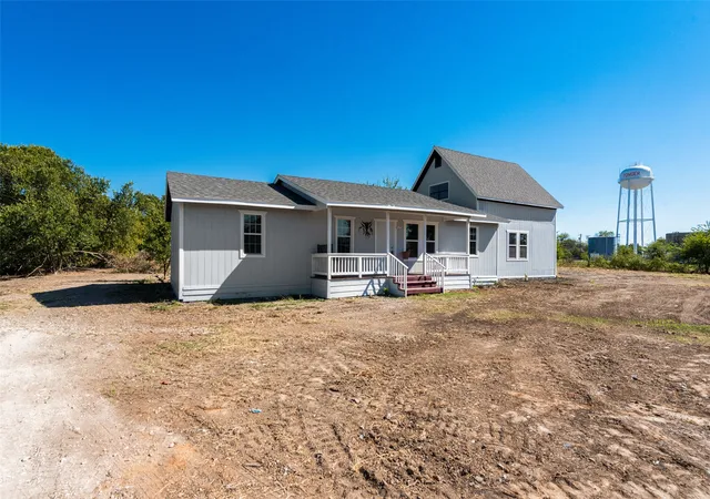Photo 1 of Single family home for sale at 506 N Fm 156, Ponder, TX 76259 | MLS# 21309079 | Listing updated on 2026-10-02