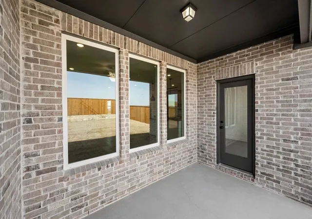 Photo 3 of Sale Pending at 668 Tyronza Dr, Justin, TX 76247 | MLS# 21309074 | Listing updated on 2026-07-13