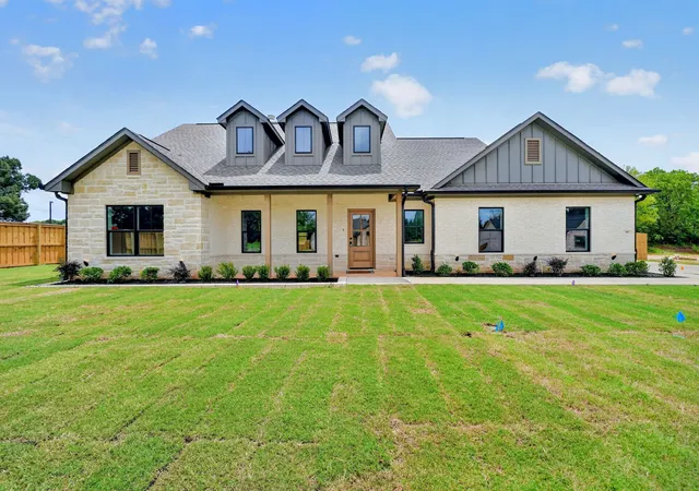 Homes for sale in Athens, TX | 301 Grace Ln, Athens, TX 75751 | MLS# 21308536