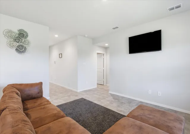 Photo 4 of Single family home for sale at 13492 Stage Coach Ln, Cresson, TX 76035 | MLS# 21308731 | Listing updated on 2026-08-22