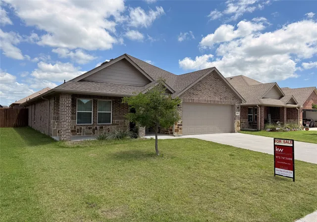 Photo 2 of Single family home for sale at 704 Hardaway Dr, Greenville, TX 75402 | MLS# 21281190 | Listing updated on 2026-09-06