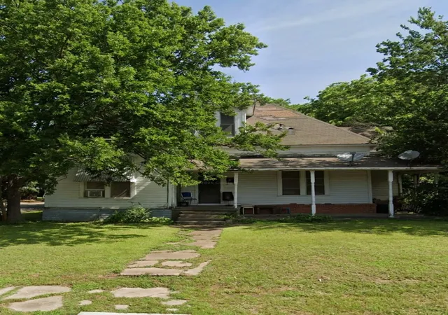 Homes for sale in Hillsboro, TX | 401 E Elm St, Hillsboro, TX 76645 | MLS# 21308978