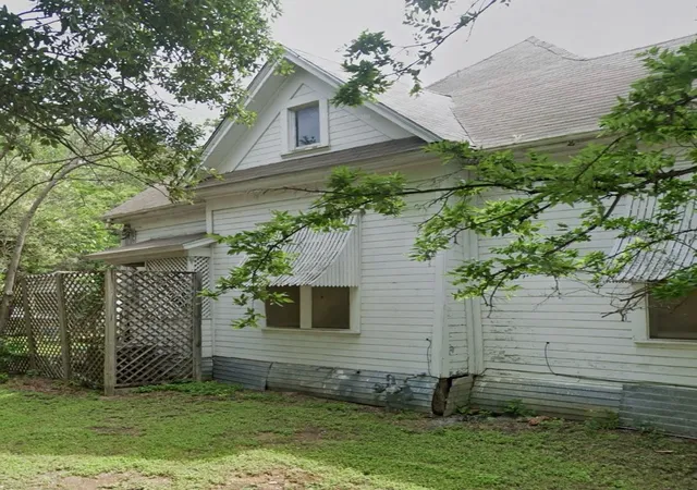 Homes for sale in Hillsboro, TX | 401 E Elm St, Hillsboro, TX 76645 | MLS# 21308978