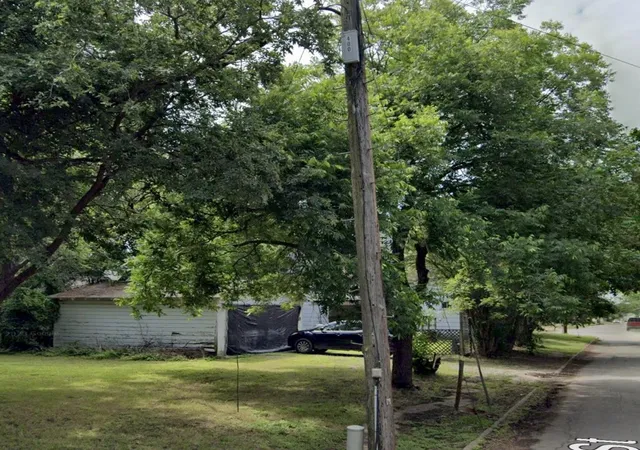 Homes for sale in Hillsboro, TX | 401 E Elm St, Hillsboro, TX 76645 | MLS# 21308978