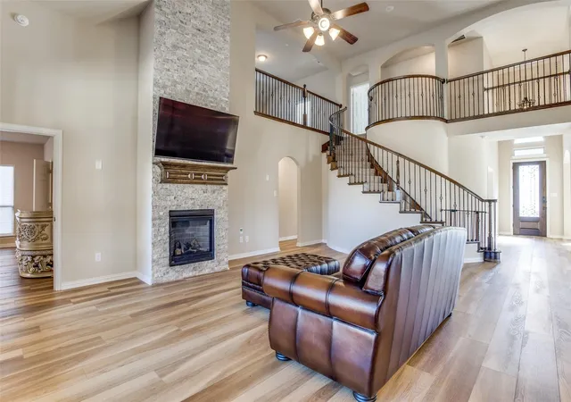 Photo 3 of Single family home for sale at 301 Calhoun St, Glenn Heights, TX 75154 | MLS# 21309091 | Listing updated on 2026-08-22