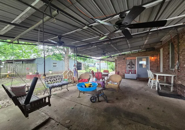 Photo 2 of Sale Pending at 301 Old Plain Dealing Rd, Benton, LA 71006 | MLS# 21309134 | Listing updated on 2026-07-10