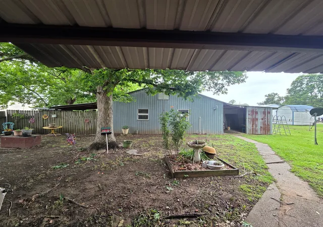 Photo 3 of Sale Pending at 301 Old Plain Dealing Rd, Benton, LA 71006 | MLS# 21309134 | Listing updated on 2026-07-10