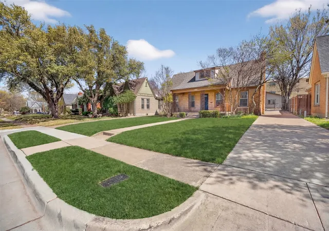 Photo 3 of Sale Pending at 3315 Rogers Ave, Fort Worth, TX 76109 | MLS# 21309145 | Listing updated on 2026-08-27