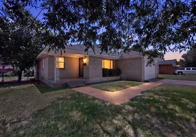 Homes for sale in Dallas, TX | 8636 Greenmound Ave, Dallas, TX 75227 | MLS# 21304754