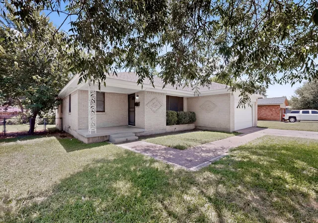 Homes for sale in Dallas, TX | 8636 Greenmound Ave, Dallas, TX 75227 | MLS# 21304754