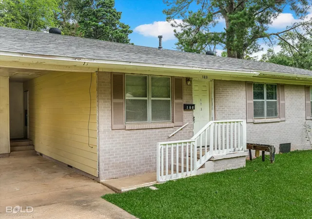 Photo 2 of Sale Pending at 123 Hope St, Mansfield, LA 71052 | MLS# 21300352 | Listing updated on 2026-07-06