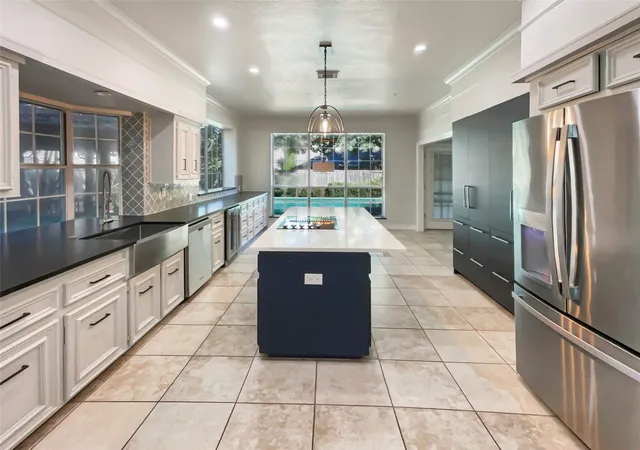 Photo 3 of Single family home for sale at 6804 Savannah Ln, Fort Worth, TX 76132 | MLS# 21309006 | Listing updated on 2026-08-22