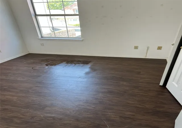 Photo 8 of Sale Pending at 916 Fairbanks Cir, Duncanville, TX 75137 | MLS# 21293425 | Listing updated on 2026-08-04