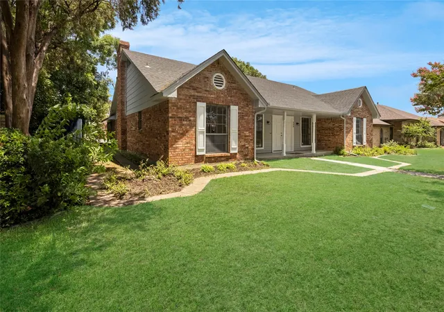 Homes for sale in Duncanville, TX | 335 Hummingbird Ln, Duncanville, TX 75137 | MLS# 21306464