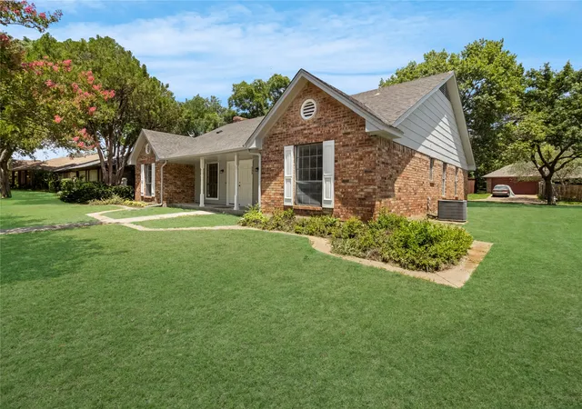 Homes for sale in Duncanville, TX | 335 Hummingbird Ln, Duncanville, TX 75137 | MLS# 21306464