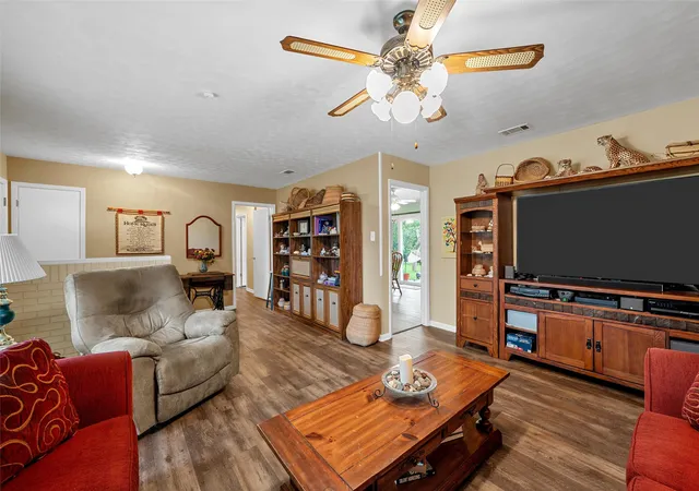 Homes for sale in Woodway, TX | 9609 Fair Cir, Woodway, TX 76712 | MLS# 21307806
