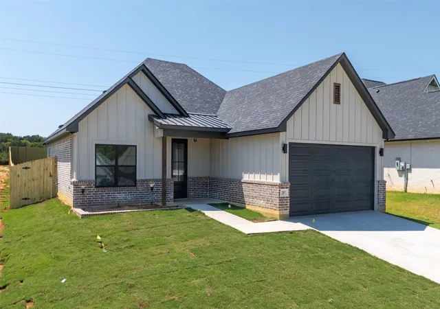 Homes for sale in Bullard, TX | 207 Sides Blvd, Bullard, TX 75757 | MLS# 21309198