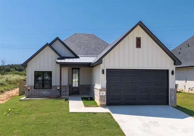 Homes for sale in Bullard, TX | 207 Sides Blvd, Bullard, TX 75757 | MLS# 21309198