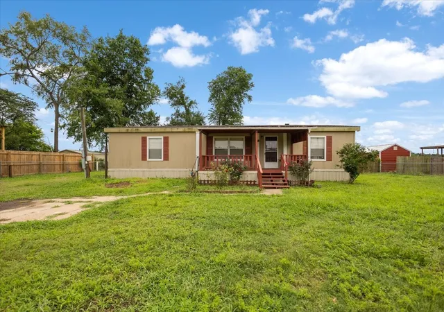 Homes for sale in Bullard, TX | 22960 Shell Shore Dr, Bullard, TX 75757 | MLS# 21305838