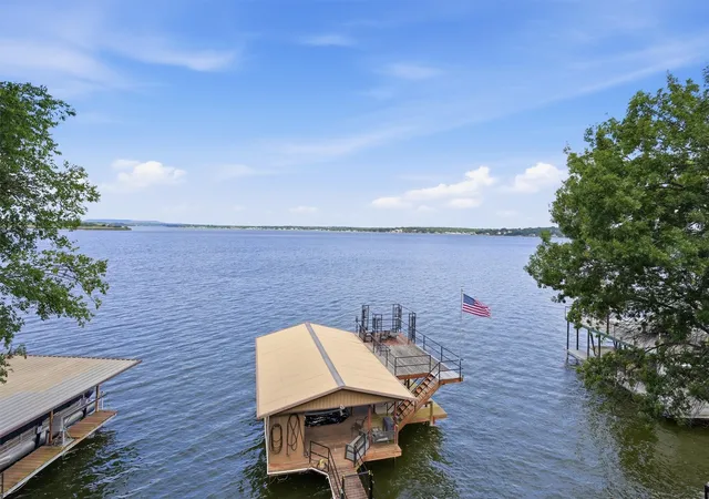 Photo 2 of Single family home for sale at 6426 Walters Bend Ct, Granbury, TX 76049 | MLS# 21305738 | Listing updated on 2026-07-22
