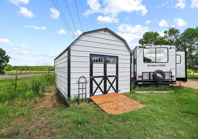 Photo 3 of Manufactured home for sale at 10950 County Road 632, Blue Ridge, TX 75424 | MLS# 21257461 | Listing updated on 2026-10-05
