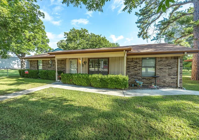 Homes for sale in Bridgeport, TX | 309 Greathouse St, Bridgeport, TX 76426 | MLS# 21308406