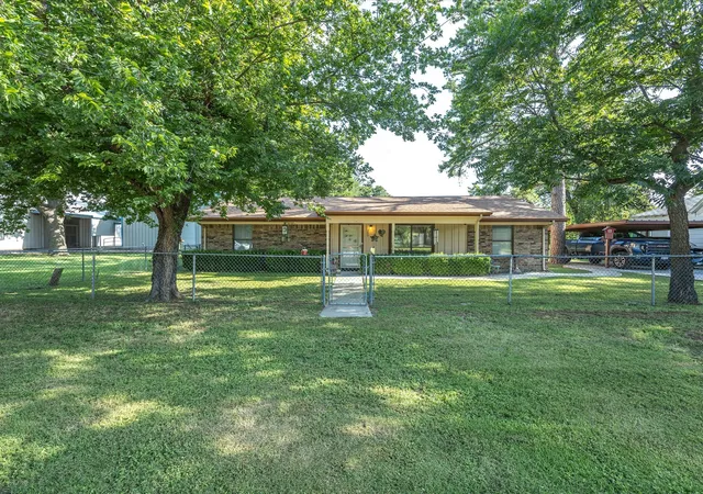 Homes for sale in Bridgeport, TX | 309 Greathouse St, Bridgeport, TX 76426 | MLS# 21308406
