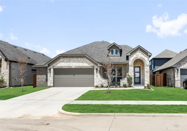 Photo 1 of Sale Pending at 3762 Brookgreen Ln, Kaufman, TX 75142 | MLS# 21309478 | Listing updated on 2026-09-24