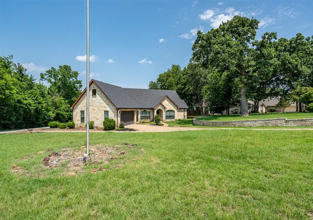 Photo 3 of Sale Pending at 6414 Dorsey Dr, Athens, TX 75752 | MLS# 21309482 | Listing updated on 2026-10-06
