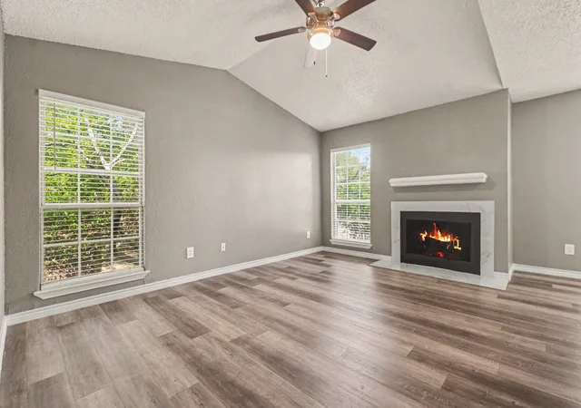 Listing Photo 5 - Condo for sale in building located at 3645 W Northgate Dr, Irving, TX 75062 - Unit #201