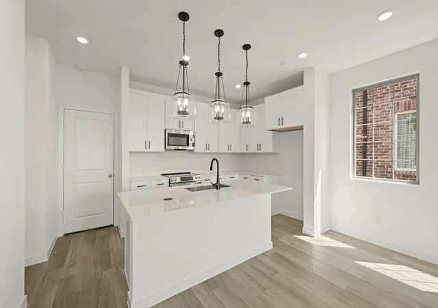 Photo 3 of Townhouse for sale at 2408 Glacier Wy, Mansfield, TX 76063 | MLS# 21309522 | Listing updated on 2026-10-01