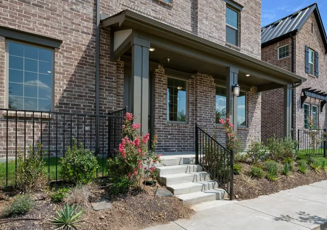 Photo 4 of Townhouse for sale at 2408 Glacier Wy, Mansfield, TX 76063 | MLS# 21309522 | Listing updated on 2026-10-01