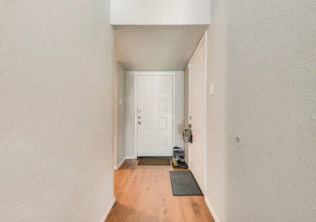 Photo 4 of Sale Pending at 1717 Glenview Ln, Arlington, TX 76014 | MLS# 21305927 | Listing updated on 2026-07-24