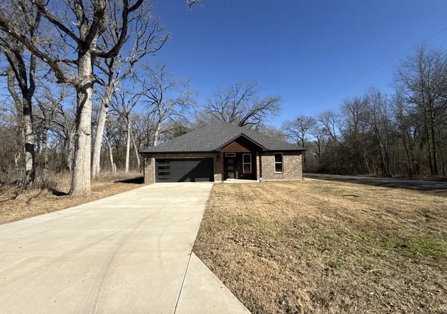 Homes for sale in Trinidad, TX | 102 Oakwood Dr, Trinidad, TX 75163 | MLS# 21309471