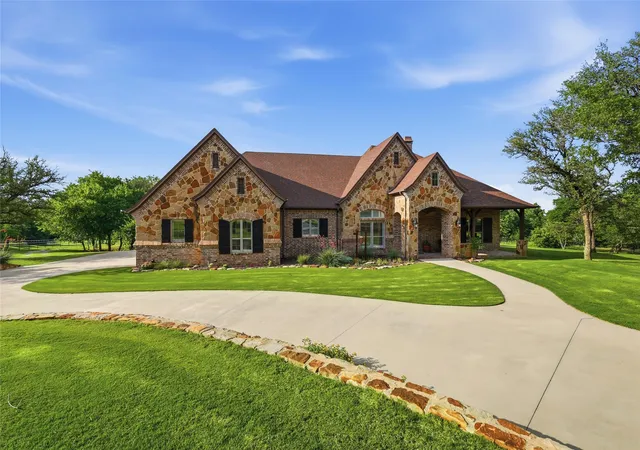 2nd image of 125 E Bozeman Ln, Fort Worth, TX 76108 | MLS# 21309116