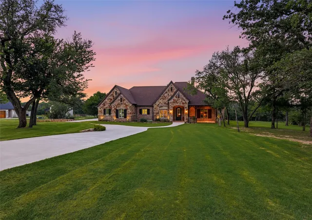 3rd image of 125 E Bozeman Ln, Fort Worth, TX 76108 | MLS# 21309116