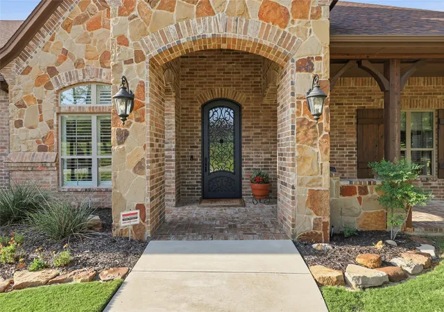 4th image of 125 E Bozeman Ln, Fort Worth, TX 76108 | MLS# 21309116