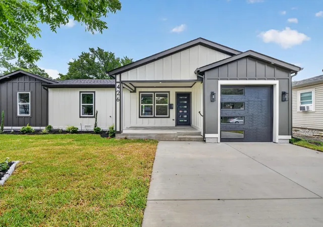 Photo 2 of Single family home for sale at 426 Goodyear St, Irving, TX 75062 | MLS# 21304980 | Listing updated on 2026-08-22