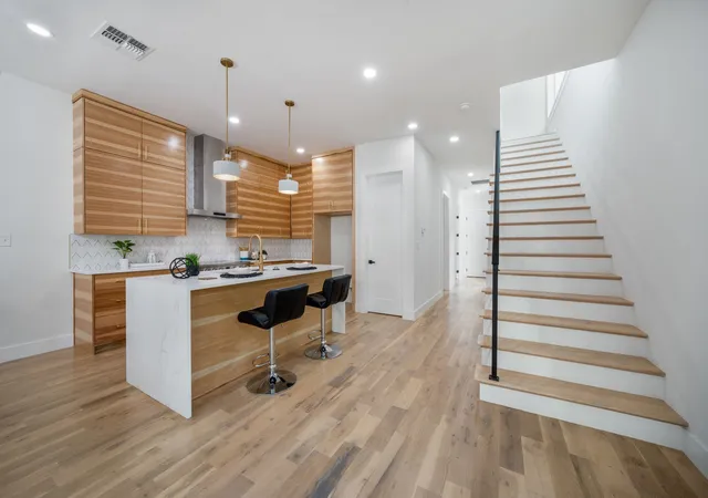 Photo 2 of Single family home for sale at 734 Cedar Hill Ave, Dallas, TX 75208 | MLS# 21306777 | Listing updated on 2026-08-22