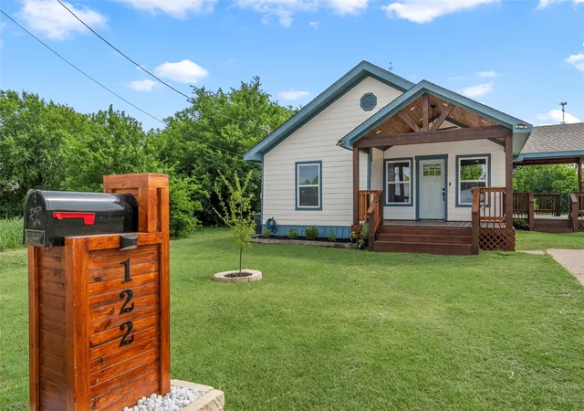 Photo 2 of Sale Pending at 122 Rogers St, Mc Gregor, TX 76657 | MLS# 21308756 | Listing updated on 2026-08-26