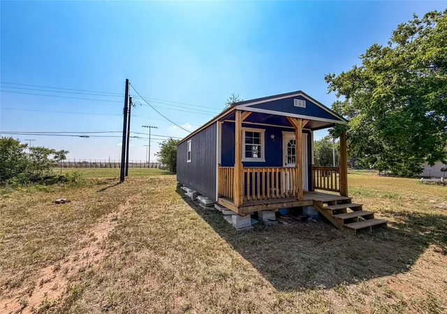 Homes for sale in Haskell, TX | 1104 N Avenue D, Haskell, TX 79521 | MLS# 21259336