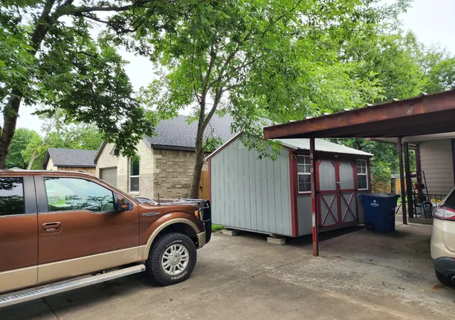 Photo 2 of Sale Pending at 810 S Sherman St, Ennis, TX 75119 | MLS# 21287313 | Listing updated on 2026-08-26