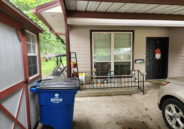 Photo 3 of Sale Pending at 810 S Sherman St, Ennis, TX 75119 | MLS# 21287313 | Listing updated on 2026-08-26
